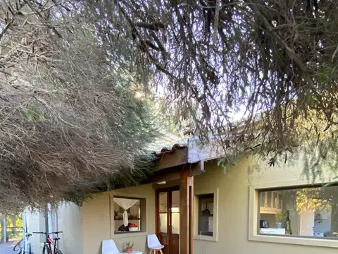 Casa en Alquiler con 1 cochera