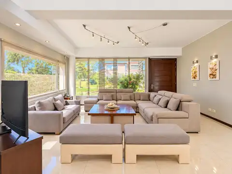 Casa en Venta al Este