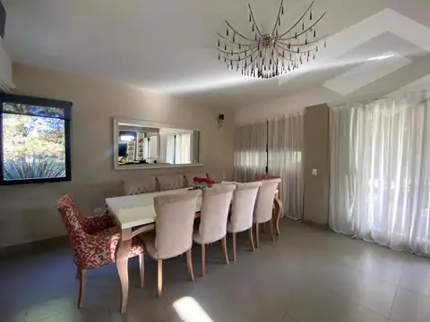 Casa en Venta en Los Naranjos, USD 450.000