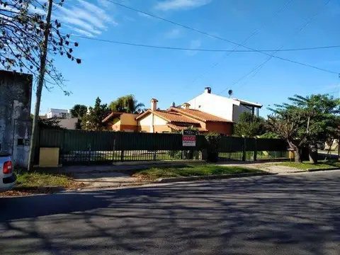 CHALET 4 AMBIENTES   DEPARTAMENTO 3 AMBIENTES EN VENTA - San Justo