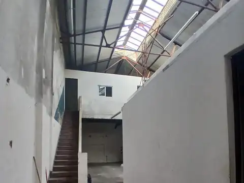 Galpon en Venta en Pompeya, USD 130.000