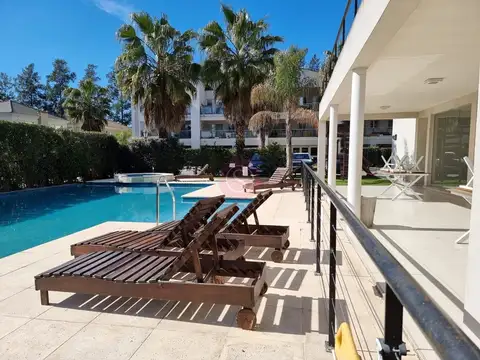 Departamento en Alquiler en Boulevard Del Sol, $ 1.200.000