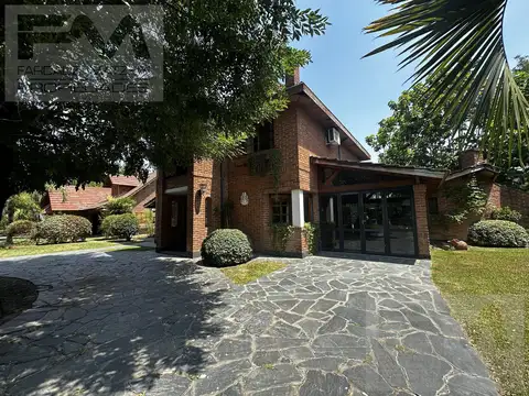 Casa 4 ambientes con 3 baños