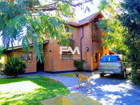 Casa 4 ambientes con 3 baños