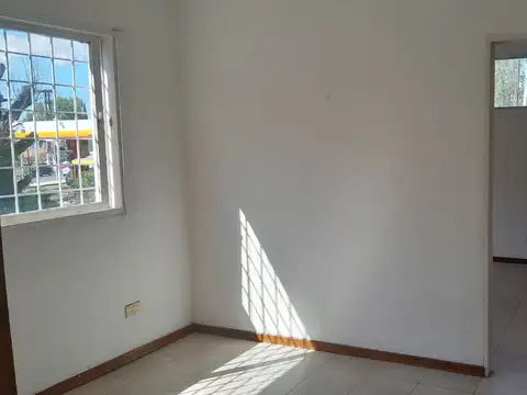 Departamento en Alquiler en El Trébol, $ 350.000