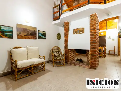 Casa 4 ambientes con 2 baños