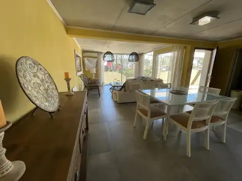 Casa en Alquiler Temporal con 1 cochera