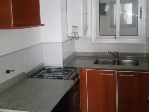 Departamento en Alquiler en Alberdi, $ 600.000