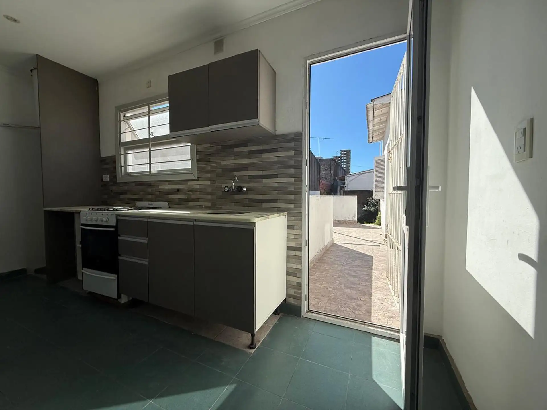 Departamento planta alta zona puerto