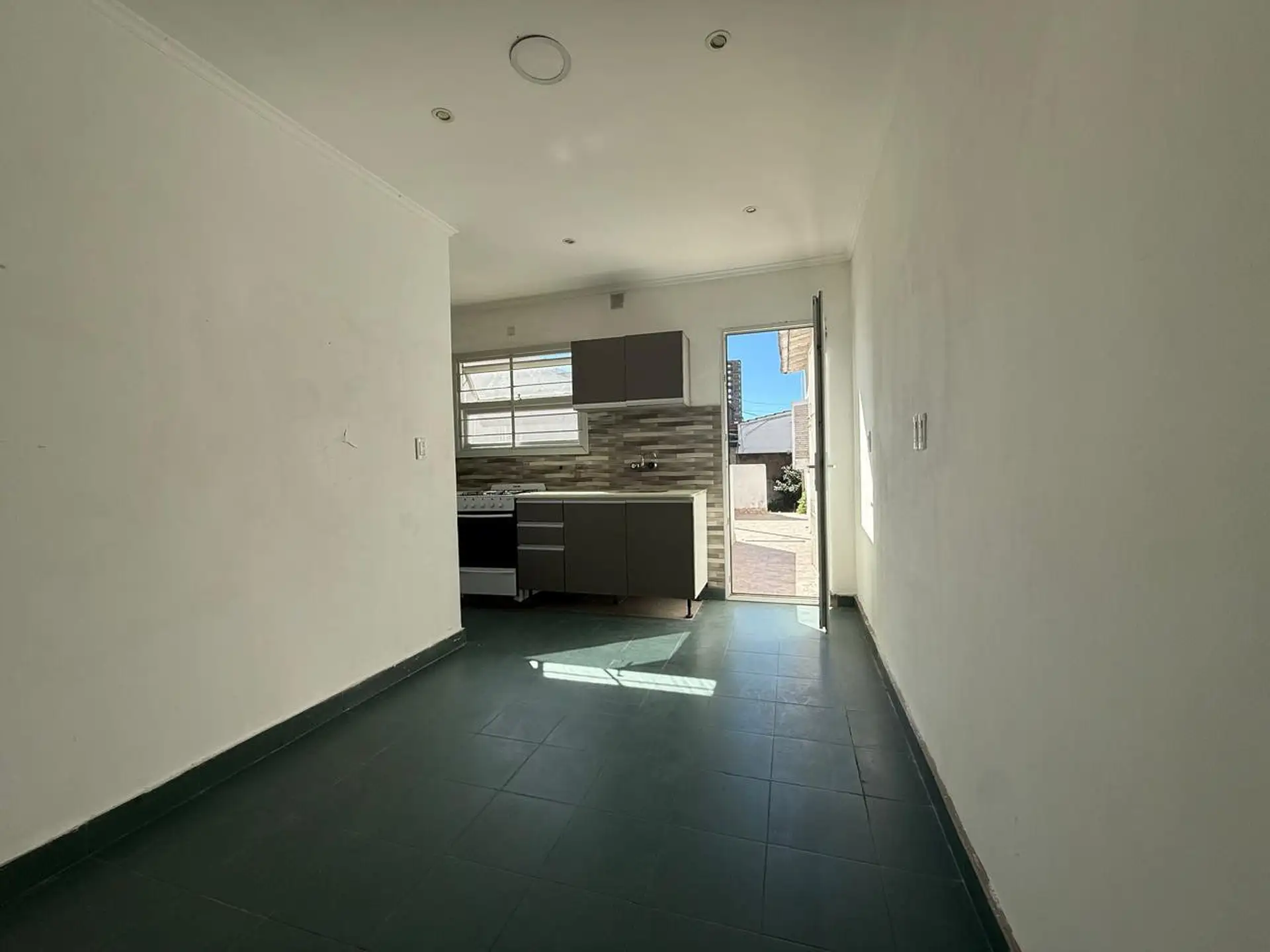 Departamento planta alta zona puerto