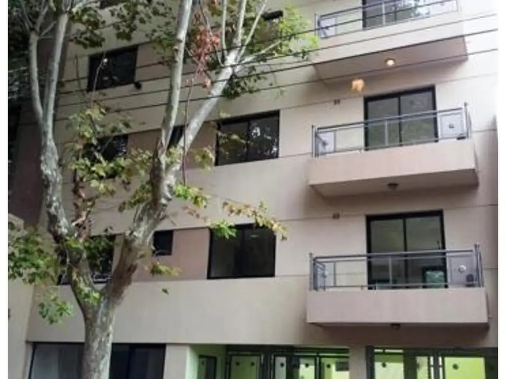 Madero 1451 , Piso 1