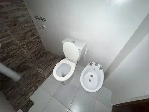 SE ALQUILA PH 2 DORMITORIOS CENTRO DE SANTO TOMÉ