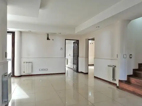 Casa 7 ambientes con 4 baños