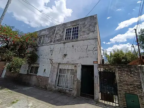 VENTA CASA 4 AMBIENTES LOTE PROPIO APTO CRÉDITO A RECICLAR, ACEPTA PERMUTA