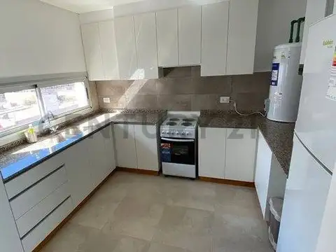 Azcuénaga 100, Piso 1