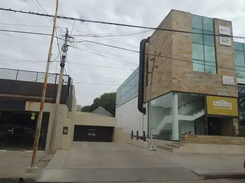 VENTA COCHERA 11M2 EN BARRIO JARDIN