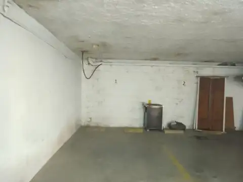 VENTA COCHERA 11M2 EN BARRIO JARDIN