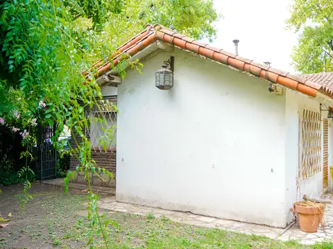 Casa 5 ambientes con 2 baños