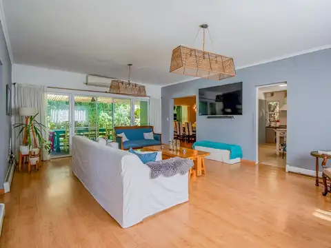 VENTA CASA 5 AMB SUITE PB BARRIO TRES HORQUETAS
