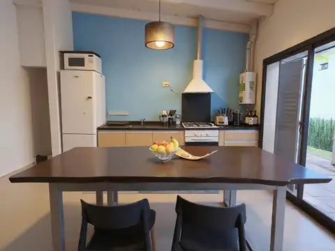Casa 2 ambientes con 1 baño