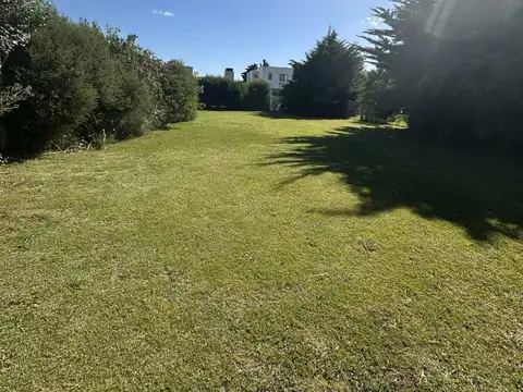 Ombúes 5489, Guillermo E Hudson, Berazategui 5400