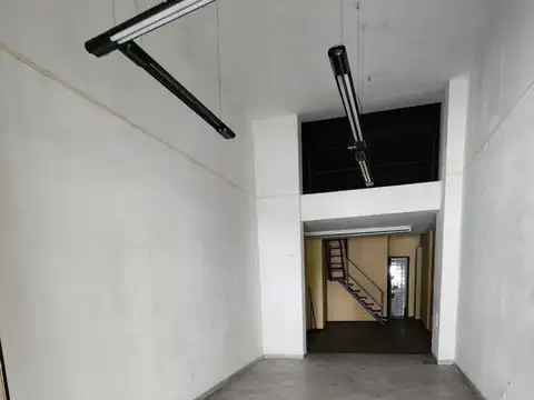 Local en Venta 40 años