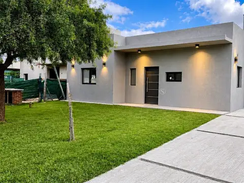 Casa en Venta, Barrio San Ramon, Pilar 100