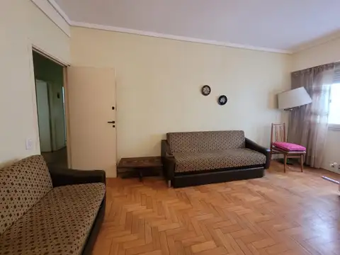 Santa Fe 2000, Piso 8