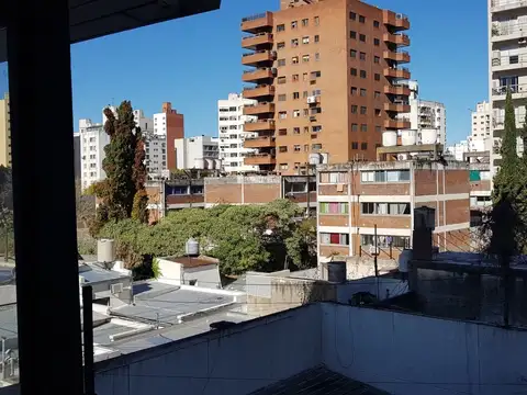 7 57 y 58 , departamento 1 dormitorio amplio.