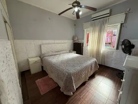 Depto Tipo Casa 5 ambientes con 2 baños
