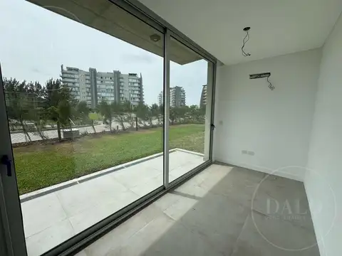 Departamento 3 Ambientes en Venta, Planta baja con Jardin y Pileta propia en Yoo5, Nordelta