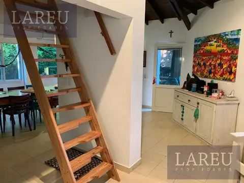 Casa 2 ambientes con 2 baños