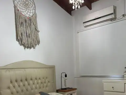 Casa en Alquiler con 1 cochera