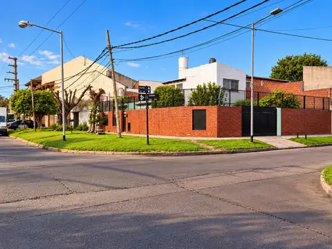 Casa en alquiler en Villa Ballester