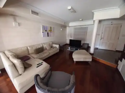 Venta Casa 4 ambientes con jardin, piscina y cochera para 3 autos en Villa Devoto
