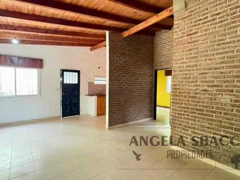 Casa 3 ambientes con 1 baño