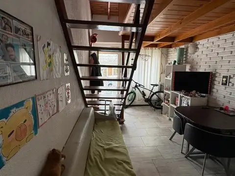Depto Tipo Casa en Venta con 1 cocheras