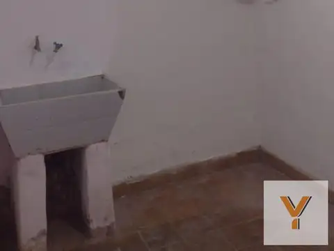 Casa 4 ambientes con 1 baño