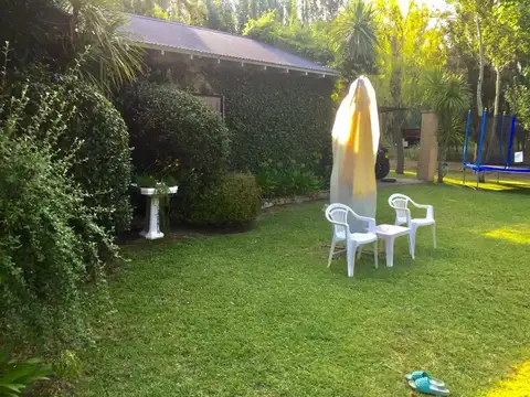 Venta de casa quinta dos dormitorios, La Plata