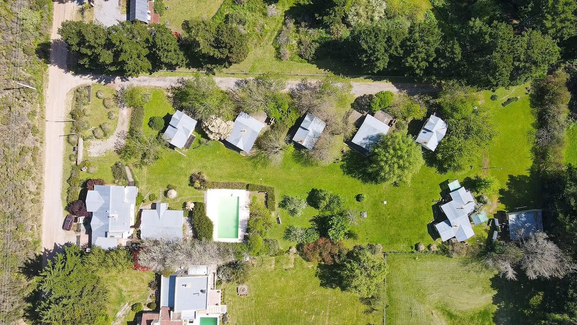 Venta complejo de cabañas zona Don Bosco