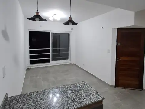 Almirante Brown 3100, Piso 2