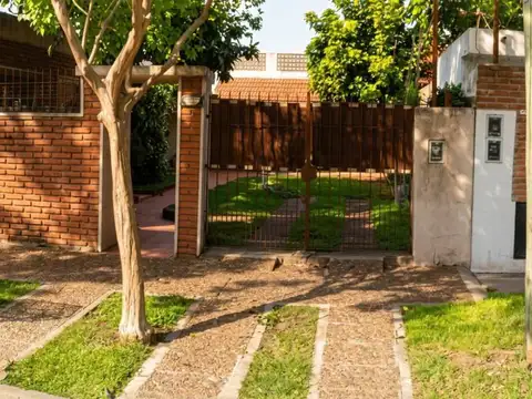 Casa 3 amb - Venta Villa Ballester - Bello jardín