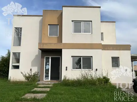 Casa a la laguna en El Cantón  