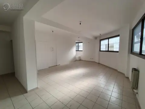 Oficina en Alquiler en Godoy Cruz, $ 430.000
