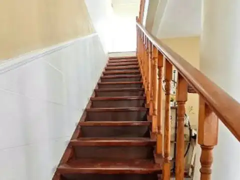 Casa en Venta con 3 cocheras
