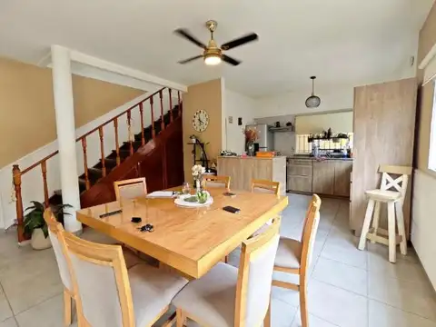 CASA EN VENTA EN PH EN LA TABLADA CON COCHERA PARA VARIOS AUTOS