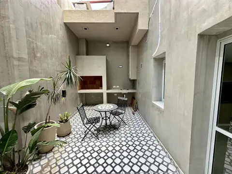 Casa en Pichincha con cochera-  A ESTRENAR - Reciclado integro