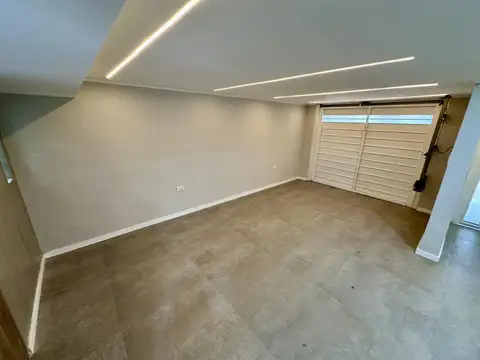 Casa 6 ambientes con 2 baños