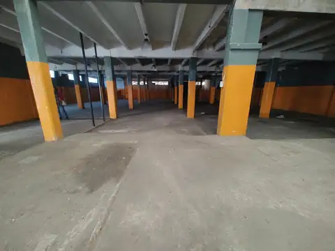 Se ofrece excelente propiedad industrial de 2.500 m² totale