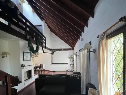 Casa 5 ambientes con 4 baños